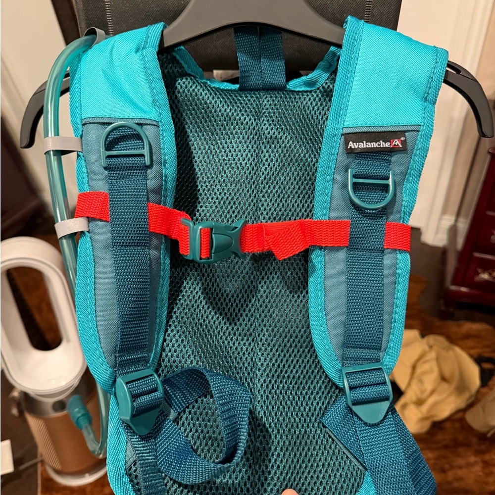 Avalanche Hydration Backpack - Picture 5 of 5
